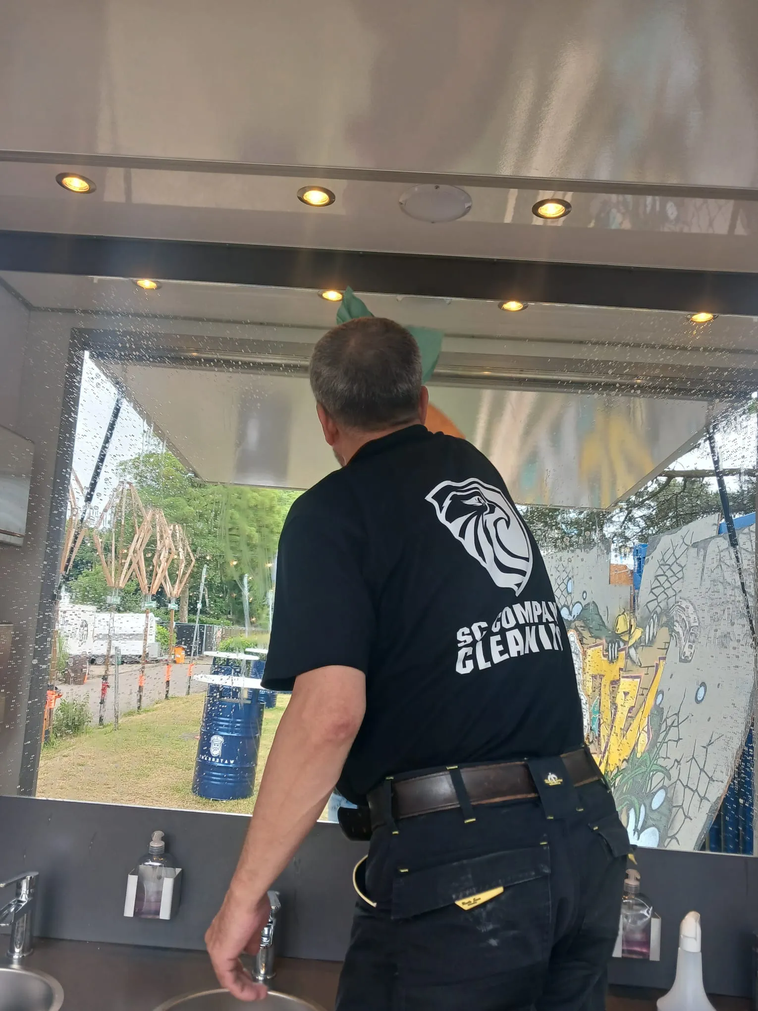 Festivalreinigung der SC Company auf einem Eventgelände