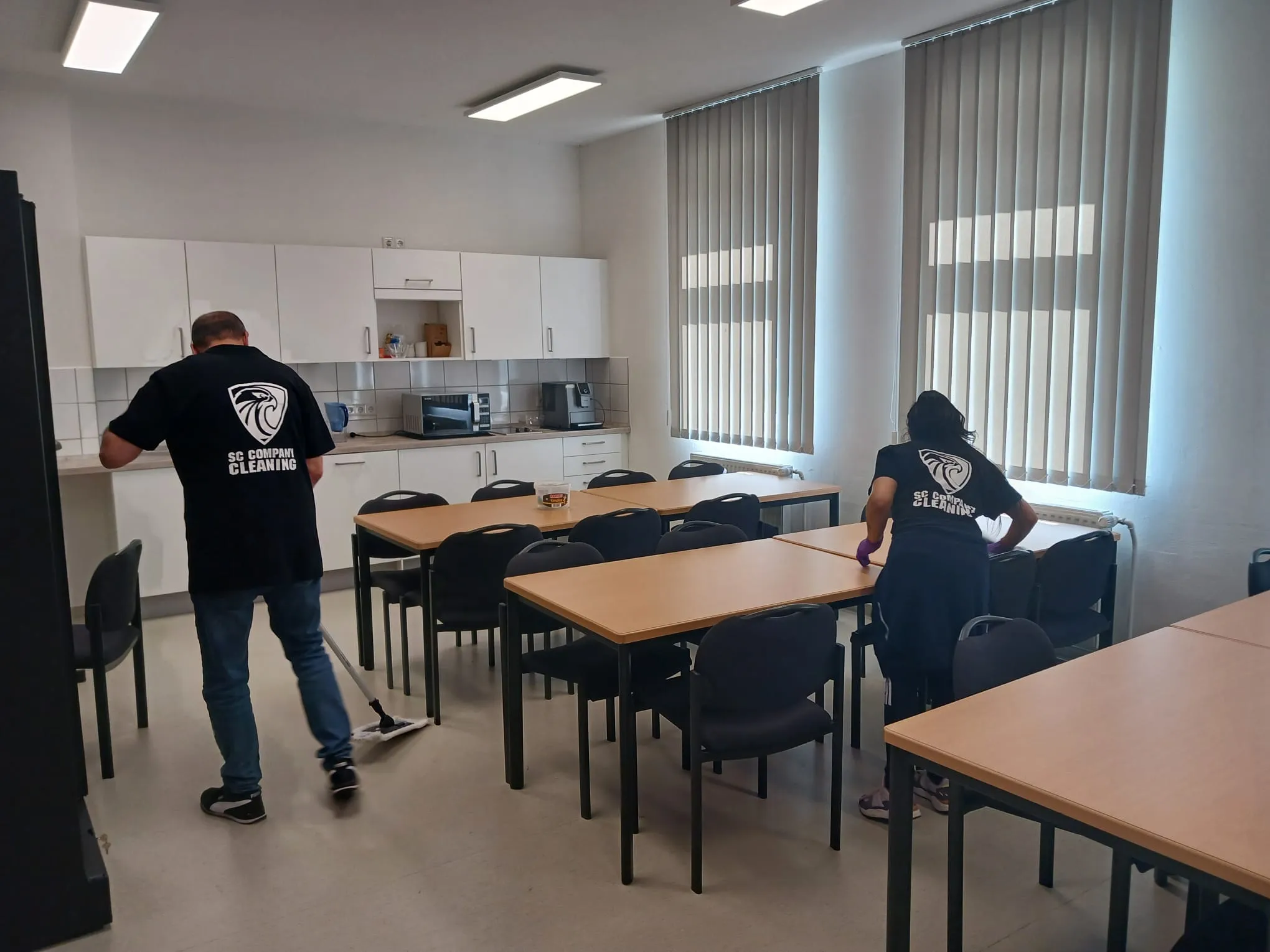 Unterhaltsreinigung in einem Bürogebäude in Preetz
